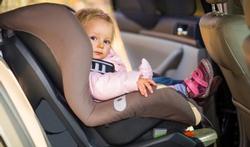 Kinderen in de auto: steeds vastklikken