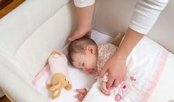 Baby op slaapkamer ouders leidt niet tot gedragsproblemen later