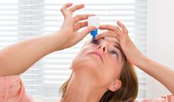 Droge ogen: oorzaken en behandeling