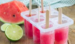 Gezonde ijsjes van watermeloen: lekker voor klein en groot