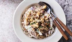 Recept: spaghetti met champignons, geroosterde walnoten en tijm