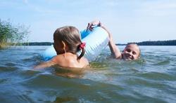 Tips voor veilig zwemmen met kinderen