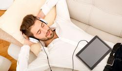 Helpt muziek luisteren bij slapeloosheid?