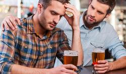 123-mannen-troost-bier-hulp-01-18.jpg