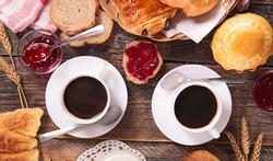 Verhoogt ontbijt overslaan de kans op aderverkalking ?