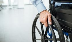 Vidéo - Trois patients paraplégiques ont pu remarcher grâce à des stimulations électriques