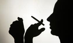 E-cigarette : le gros danger, c’est de continuer à fumer