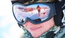 Wintersporters laks met oogbescherming