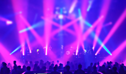 Shows met lichtflitsen bij muziekfestivals verhogen risico op epileptische aanval