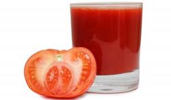 Du jus de tomate pour mieux éliminer l’alcool ?