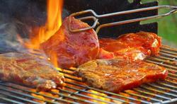Barbecue : comment les fumées toxiques pénètrent la peau