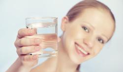 Is spuitwater even gezond als plat water?