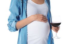 Alcool pendant la grossesse : quels risques graves pour le bébé ?
