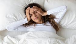 Mal de tête au réveil : 15 causes possibles
