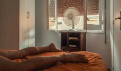 Dormir avec un ventilateur toute la nuit : qui doit faire attention ?