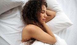 Kan een vrouw een orgasme krijgen tijdens haar slaap?