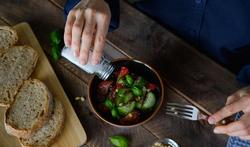 Kan te veel zout eten depressie veroorzaken?