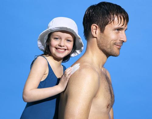 ad_VitrineANTHELIOSWetSkin.jpg