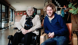 Nieuwe sensibiliseringscampagne en website Vergeet dementie, onthou mens