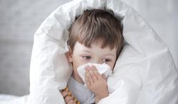 f-123-kind-griep-zakdoek-allerg--ziek-02-19.jpg