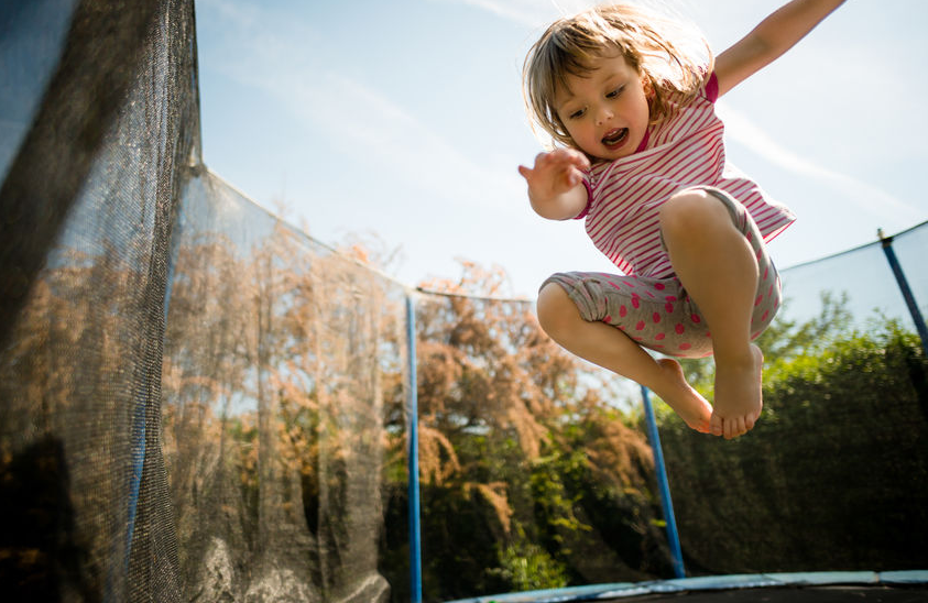 Schuldig tweedehands stapel Tips voor veilig trampolinespringen | gezondheid.be