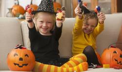 5 manieren om Halloween te vieren zonder je peuter bang te maken