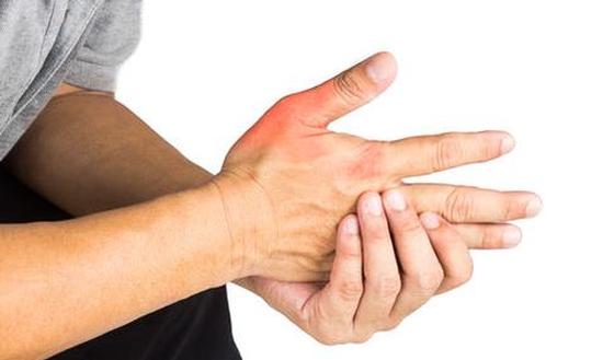 Quelles sont les causes d'un avant-bras enflé  Comment traiter le  gonflement de l'avant-bras