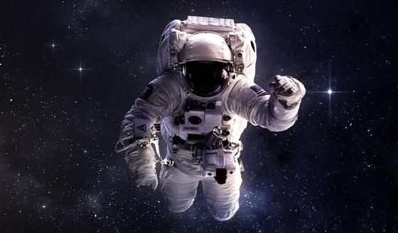 123m-astronaut-ruimte-12-11.jpg