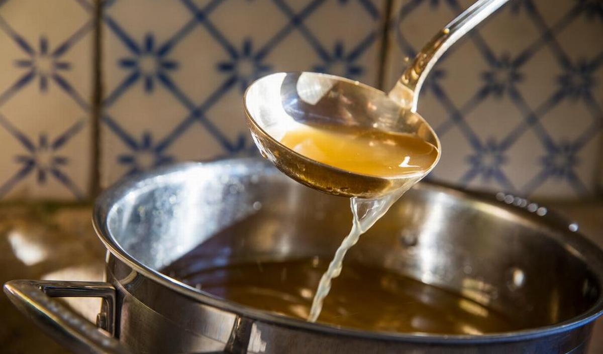 Getty_bonebroth_bouillon_2025.jpg
