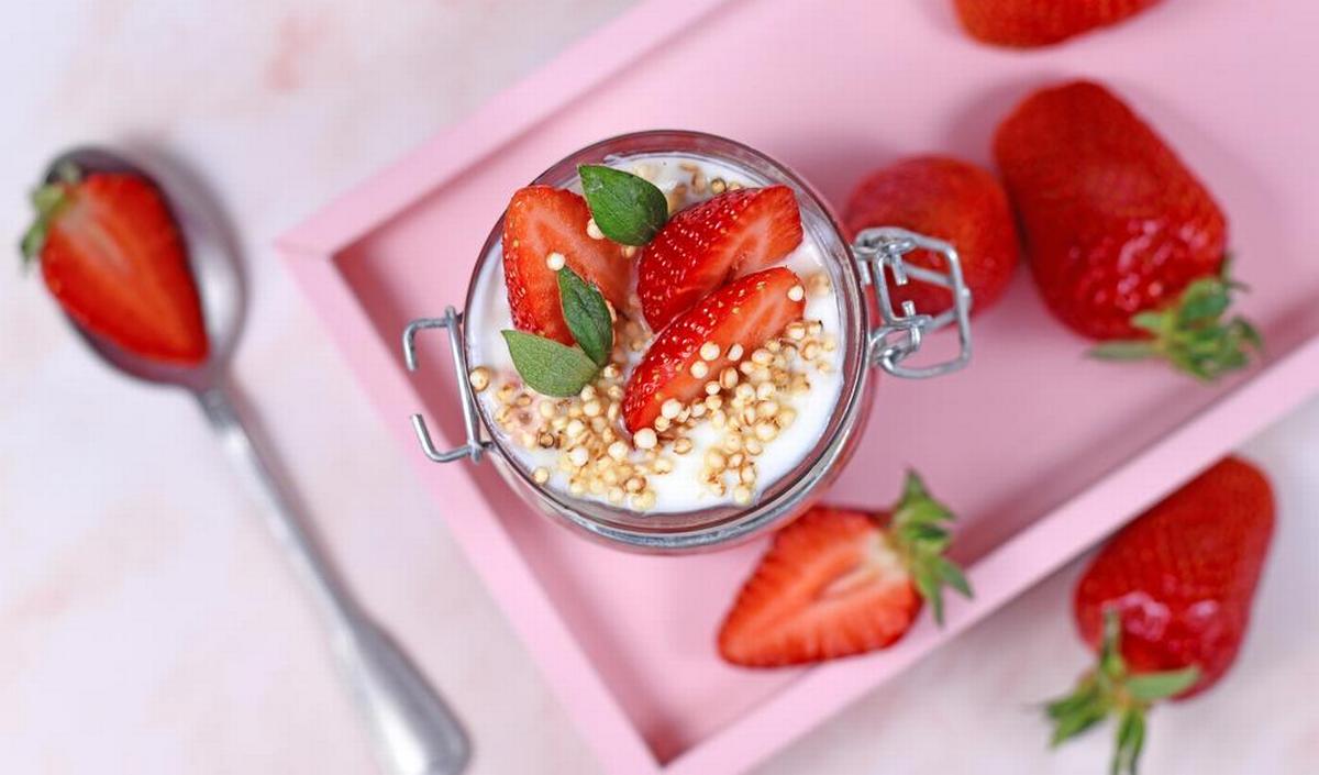 Getty_gepoftequinoa_aardbei_dessert_2026.jpg